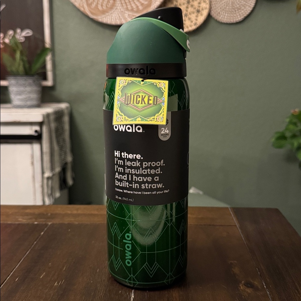 Owala 32oz FreeSip in limited Edition WICKED in Elphaba! New!